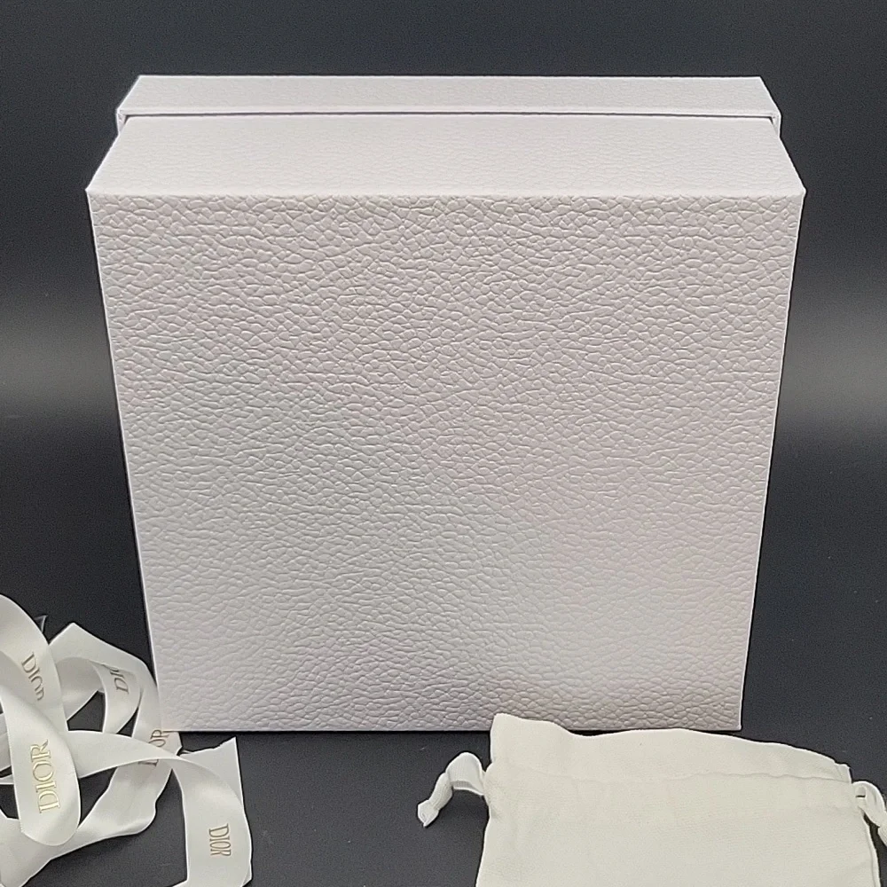 DIOR Gift box with ribbon, tissue, drawstring bag, White/gold, Medium